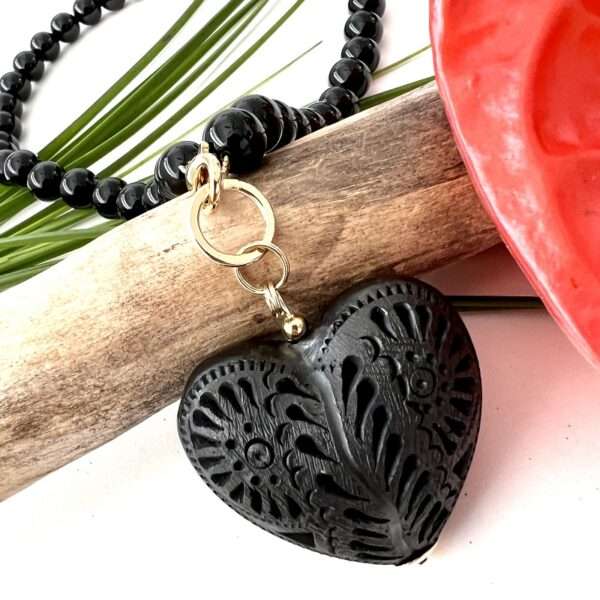 Collar Ónix Corazón Barro Negro