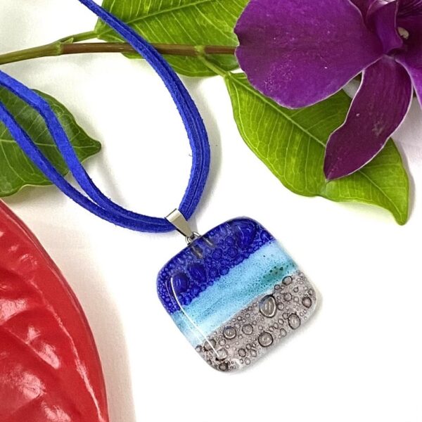 Collar dije cuadrado azul vidrio fusionado