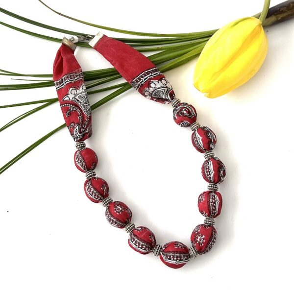 collar-de-paliacate-rojo