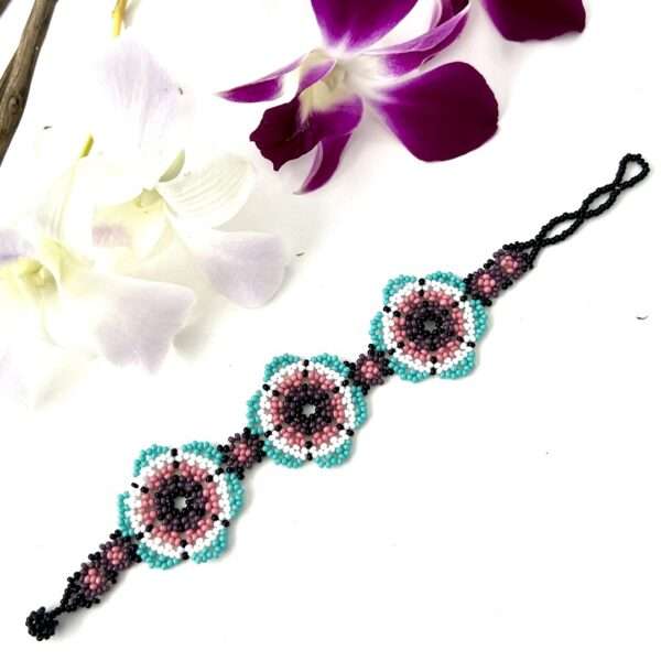 pulsera-de-chaquira-tres-flores