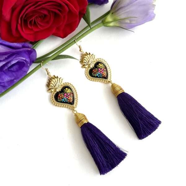 Aretes sagrado corazón morados