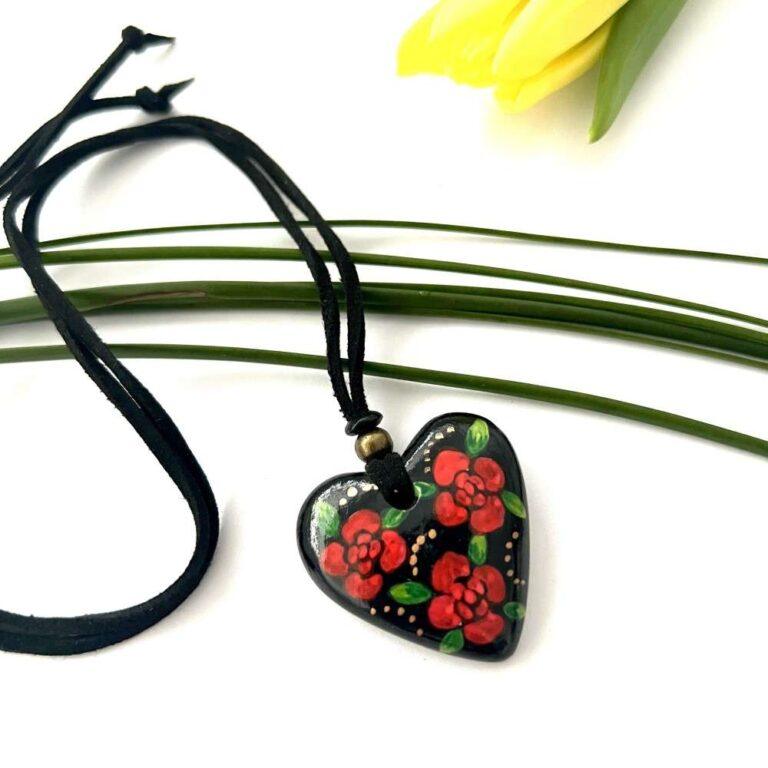 Collar corazón negro con rosas - Albor Arte Mx
