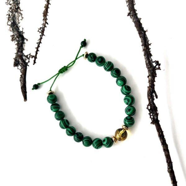 pulsera verde con negro y ámbar