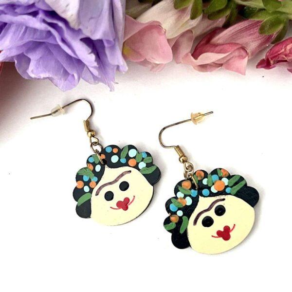 aretes muñequita lele Frida