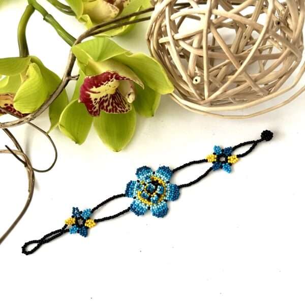 pulsera chaquiras flor azul