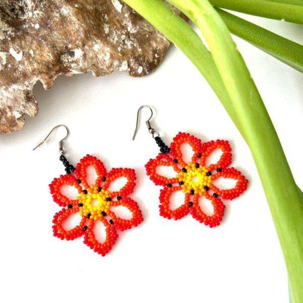 aretes chaquira flor naranja