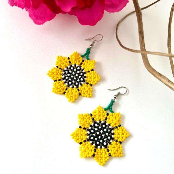 aretes chaquira girasol