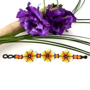 pulsera chaquiras tres flores amarillas