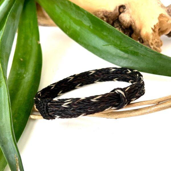 pulsera crin cuatro hilos negro con beige