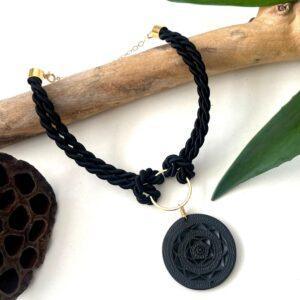 choker barro negro circulo