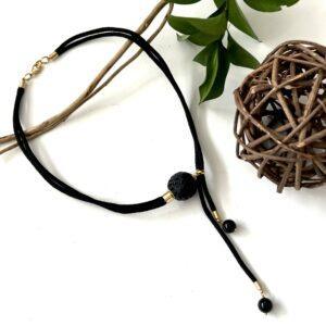 collar barro negro asimétrico