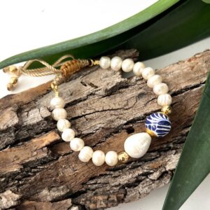 pulsera perlas y talavera azul