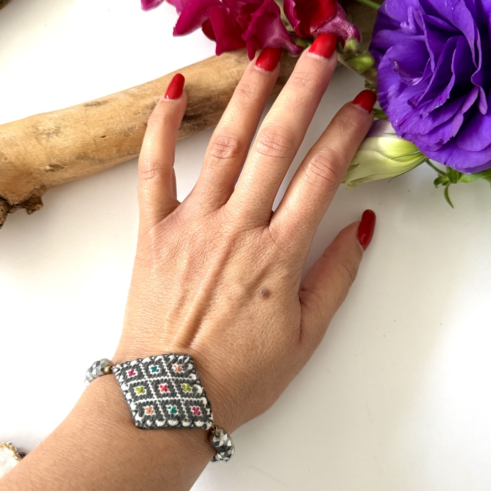 Pulsera bordado Chiapas gris - Imagen 4