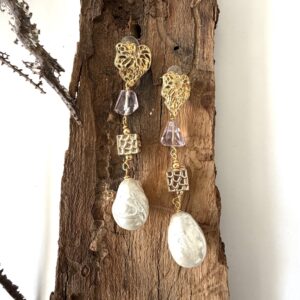 aretes largos de chapa de oro con perla barroca
