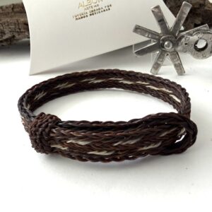 Pulsera crin cuatro hilos café con acentos beige