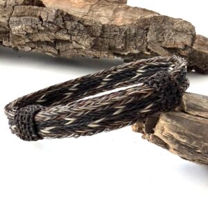 pulsera crin cuatro hilos negra con flechas